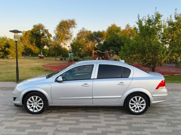 2008 Opel Astra H Рестайлинг, серебристый, 570000 рублей - вид 7