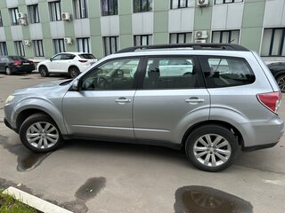 2012 Subaru Forester III Рестайлинг, серебристый, 1200000 рублей, вид 2