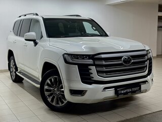 2021 Toyota Land Cruiser 300 Series, белый, 9770000 рублей, вид 3