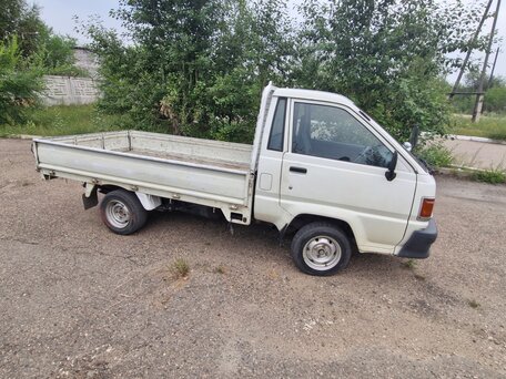 1998 Toyota TownAce, белый, 800000 рублей, вид 2