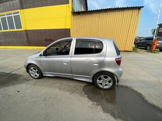 1999 Toyota Vitz I (P10), серебристый, 480000 рублей, вид 2