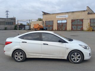2012 Hyundai Solaris I, белый, 570000 рублей, вид 3