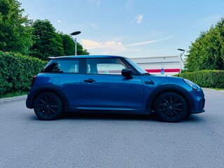 2021 Mini Hatch Cooper III (F55/F56) Рестайлинг 2, синий, 2300000 рублей, вид 3