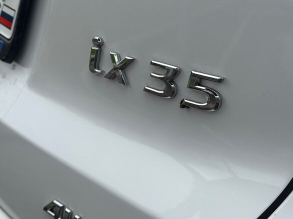 2011 Hyundai ix35 I, белый - вид 18