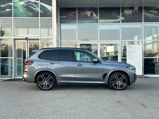 2024 BMW X5 30d IV (G05/G18) Рестайлинг, серый, 12990000 рублей, вид 5