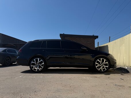 2019 Volkswagen Golf VII Рестайлинг, чёрный, 2350000 рублей, вид 1