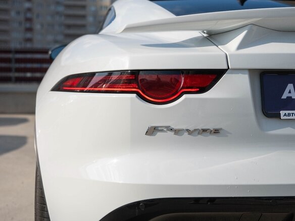 2018 Jaguar F-Type I Рестайлинг, белый, 2223000 рублей - вид 12