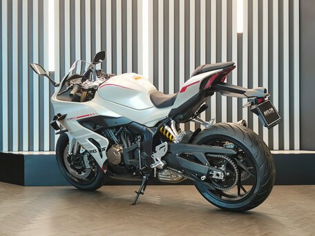 2026 QJMotor SRK 800 RR, белый, 859000 рублей, вид 5