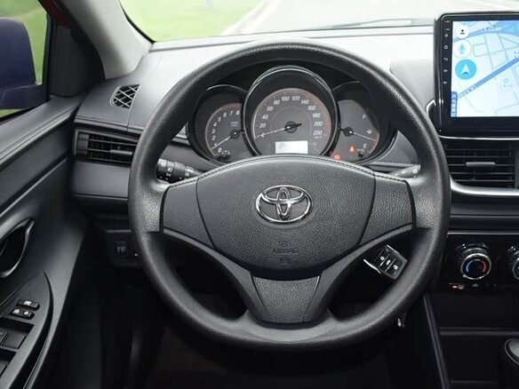2023 Toyota Yaris L XP150 Рестайлинг, красный - вид 10