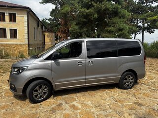 2019 Hyundai Grand Starex I Рестайлинг 2, серый, 4100000 рублей, вид 4
