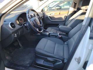 2012 Audi A3 II (8P) Рестайлинг 2, белый, 695000 рублей, вид 3