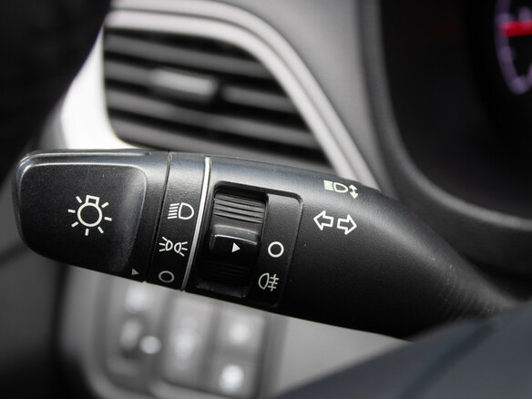 2020 Hyundai Solaris II Рестайлинг, белый, 1400000 рублей - вид 17