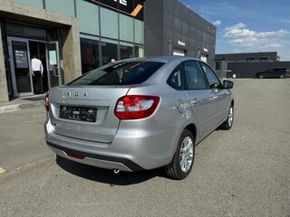 2026 Lada (ВАЗ) Granta I Рестайлинг, серебристый, 1037000 рублей, вид 3
