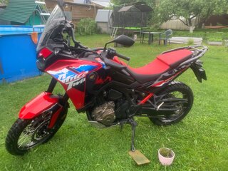 2024 Honda CRF 1100L Africa Twin, красный, 1890000 рублей, вид 3