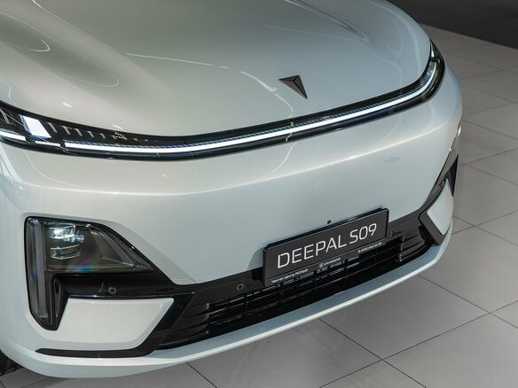 2026 Changan Deepal S09, серебристый, 7039900 рублей - вид 8