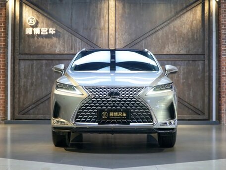 2022 Lexus RX 300 IV Рестайлинг, серебристый, 6100000 рублей, вид 2