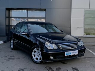 2004 Mercedes-Benz C-Класс 180 II (W203) Рестайлинг, чёрный, 699000 рублей, вид 3