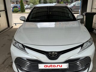 2021 Toyota Camry VIII (XV70), белый, 3250000 рублей, вид 1