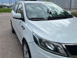 2013 Kia Rio III, белый, 690000 рублей, вид 1