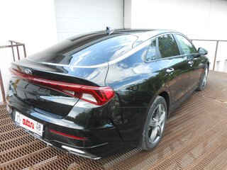 2021 Kia K5 III, чёрный, 2680000 рублей, вид 4