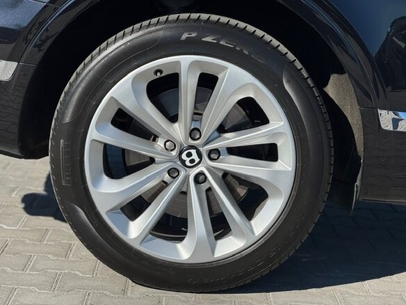 2018 Bentley Bentayga I, чёрный - вид 19