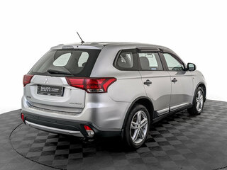 2016 Mitsubishi Outlander III Рестайлинг 2, серебристый, 1650000 рублей, вид 5