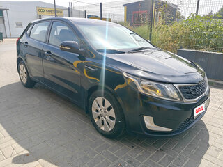 2013 Kia Rio 4-speed III, чёрный, 730000 рублей, вид 5