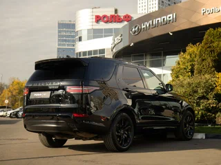 2019 Land Rover Discovery V, чёрный, 3970000 рублей, вид 4