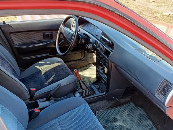 1988 Toyota Corolla VI (E90), красный, 115000 рублей - вид 5