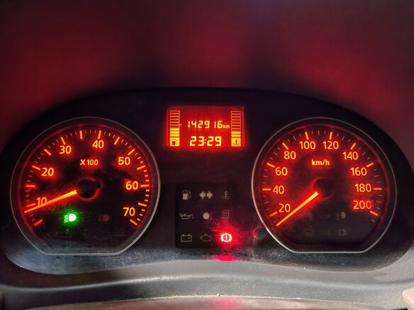 2011 Renault Logan I Рестайлинг, красный - вид 15