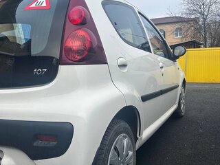 2012 Peugeot 107 I Рестайлинг 2, белый, 590000 рублей, вид 2