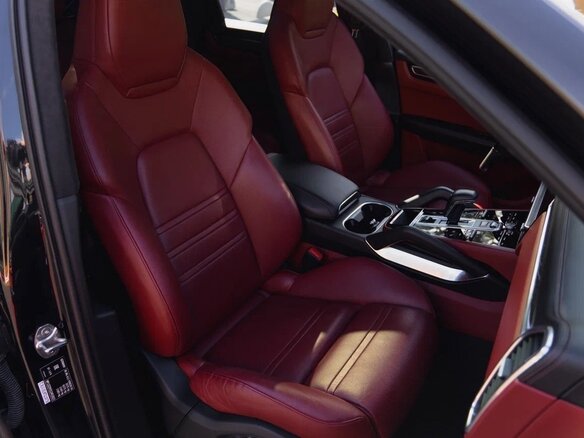 2020 Porsche Cayenne Turbo S E-Hybrid III, чёрный, 13000000 рублей - вид 30