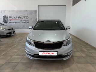 2016 Kia Rio III Рестайлинг, серебристый, 1100000 рублей, вид 2
