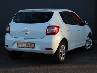 2019 Renault Sandero II Рестайлинг, белый, 1149000 рублей, вид 4