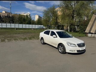 2012 Skoda Octavia II (A5) Рестайлинг, белый, 450000 рублей, вид 3