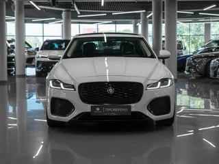 2021 Jaguar XF II Рестайлинг, белый, 4350000 рублей, вид 3