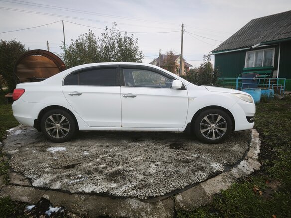 2014 Lifan Cebrium (720), белый, 350000 рублей - вид 2