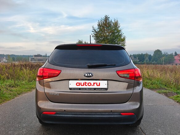2014 Kia Ceed II, коричневый, 900000 рублей - вид 4