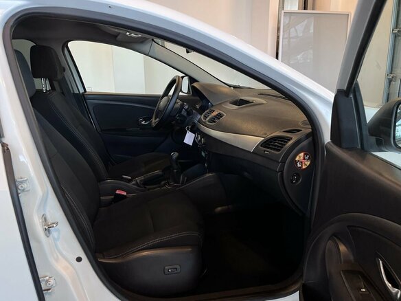 2014 Renault Fluence I Рестайлинг, белый - вид 25