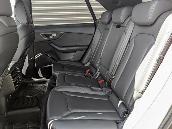 2018 Audi Q8 55 TFSI I (4M), оранжевый, 5150000 рублей - вид 18