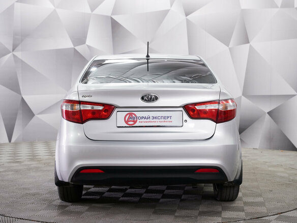 2012 Kia Rio III, серебристый, 730000 рублей - вид 3
