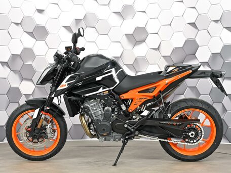 2023 KTM 890 Duke GP, чёрный, 899000 рублей, вид 4
