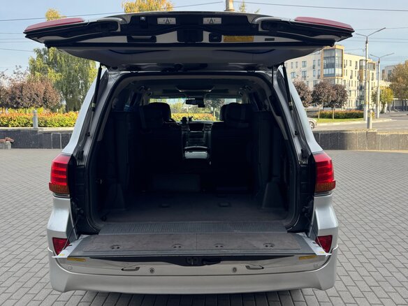 2010 Lexus LX 570 III, серебристый, 3999999 рублей - вид 20
