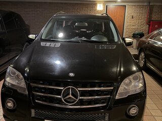 2008 Mercedes-Benz M-Класс 550 II (W164) Рестайлинг, чёрный, 2100000 рублей, вид 2