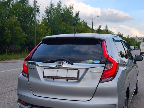 2018 Honda Fit III Рестайлинг, серый, 1350000 рублей - вид 11