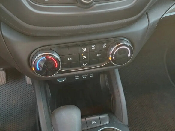 2021 Chevrolet TrailBlazer III, чёрный - вид 14