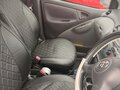 2002 Toyota Vitz I (P10), розовый, 280000 рублей - вид 7
