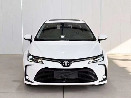 2022 Toyota Corolla XII (E210), белый, 1650000 рублей, вид 4
