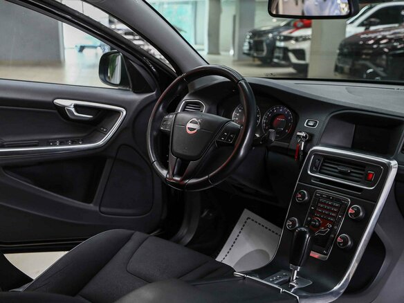 2010 Volvo S60 II, чёрный, 895000 рублей - вид 8