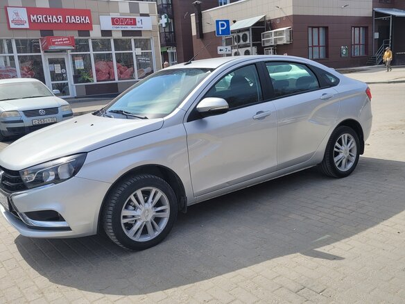 2016 Lada (ВАЗ) Vesta I, серебристый, 840000 рублей